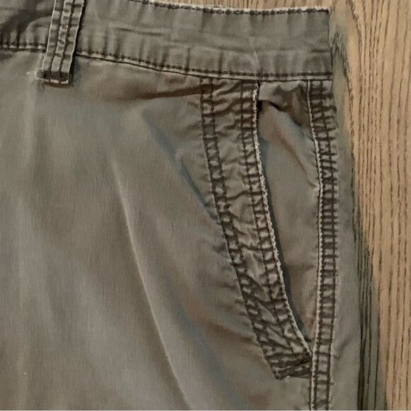 UNIONBAY Cargo Shorts Men’s 40 Green. - Picture 3 of 13